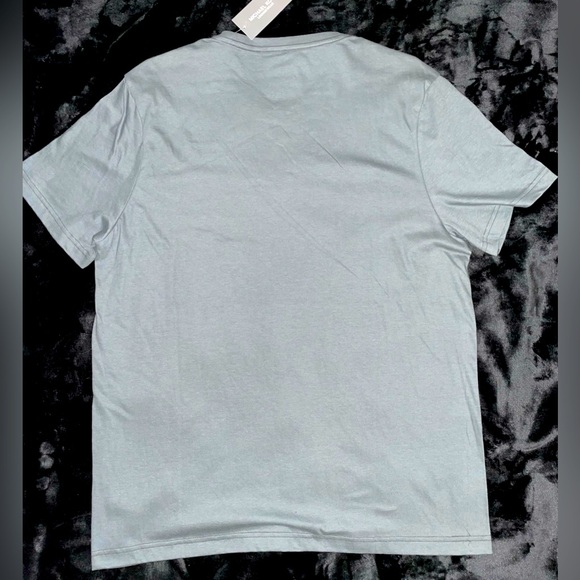 NEW!! AUTHENTIC MICHEAL KORS T-SHIRT!! (MENS L) - Picture 2 of 4